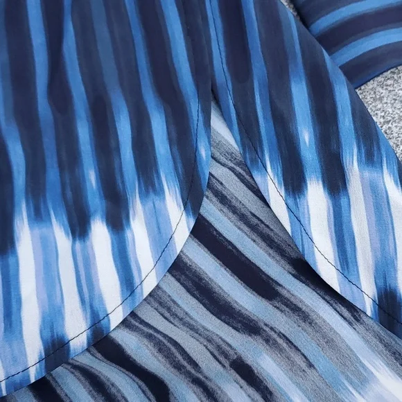 NWT Vince Silk Shibori Tie Dye Blouse Blue White Size 4 - Picture 5 of 13